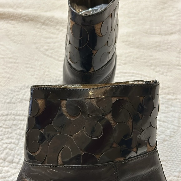 Brighton Trick Leather Ankle Boots. 8.5 - Picture 3 of 13